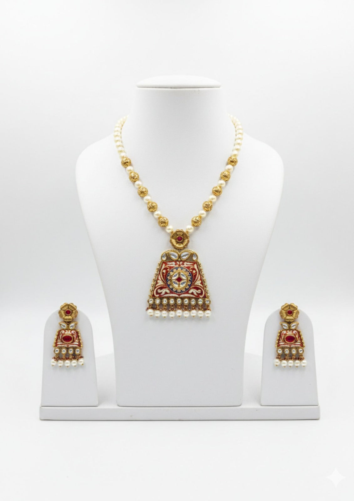 BEGUM'S LOVE PENDENT SET