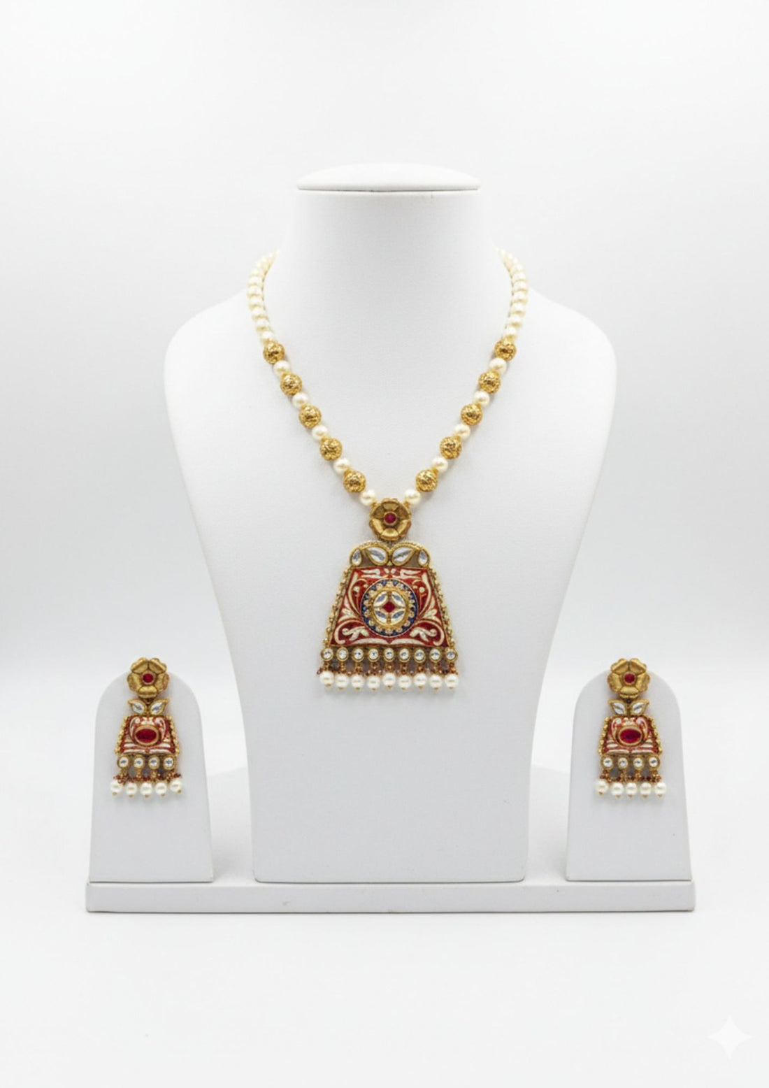 BEGUM'S LOVE PENDENT SET
